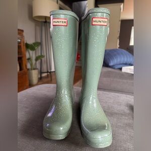 Girls glitter Hunter rain boots. Excellent condition! Size 5. $30